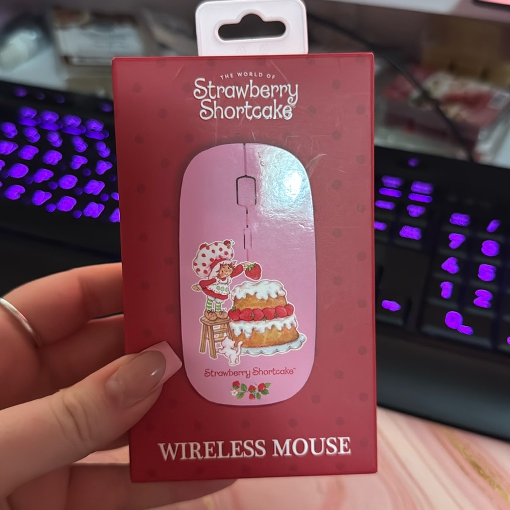 Strawberry shortcake wireless computer mouse